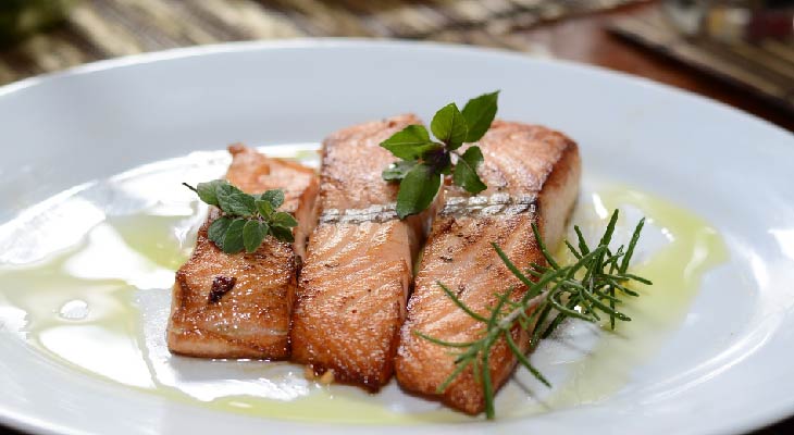 dinner plate salmon rosemary