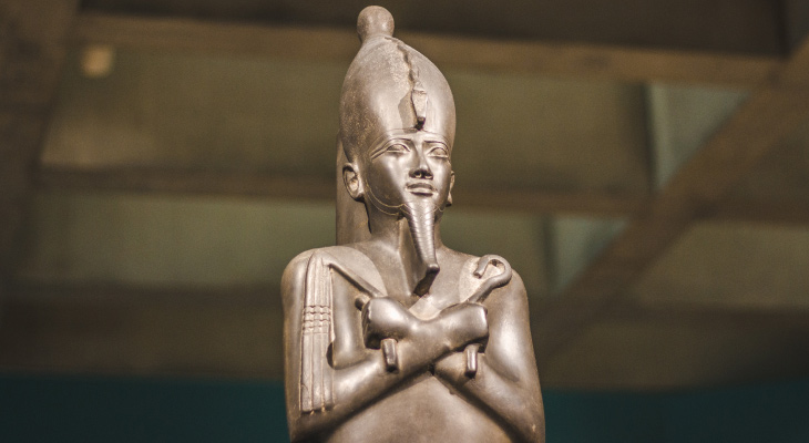 egyptian pharaoh figurine