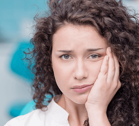 woman with dental pain